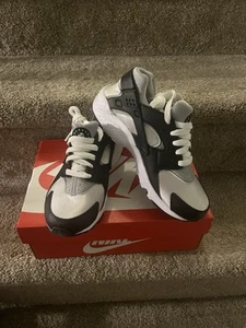 Nike Huarache Run (GS) Black/White/Grey Size 6Y/7.5W 654275-044 - Picture 1 of 11