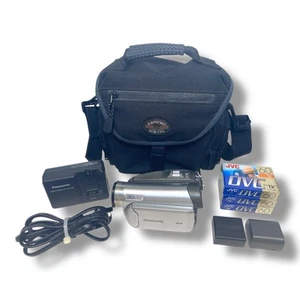 Panasonic PV-GS39 MiniDV 30x Optical Zoom Camcorder + Battery & Charger + Bag - Picture 1 of 13
