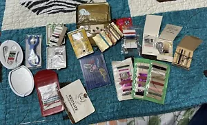 Vintage Miniatur Nähsets Geldbörse Streichholz Bücher & mehr 16 Sets plus Extras - Bild 1 von 6