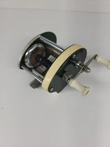 Vintage Japan Bait Casting Fishing Reel, Green Unbranded - Picture 1 of 14