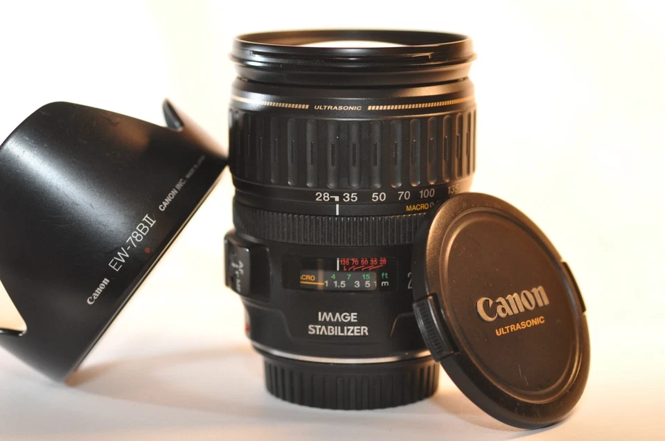 Canon EOS EF 28-135mm f/3.5-5.6 USM IS lens EW-78B NICE for EOS 90D T8 T7 7D 5D - Image 1 of 4