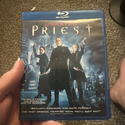 Priest (Blu-Ray, 2011, Unrated) Paul Bettany, Karl Urban, Cam Gigandet, Maggie Q Foto 1 de 3