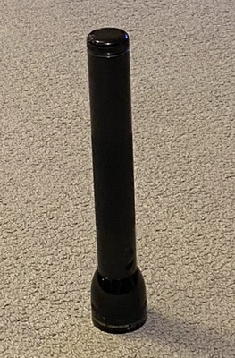 Linterna incandescente Mag-Lite celda 3D  Foto 1 de 4