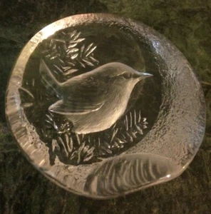 Mats Jonasson Swedish Art Glass Bird Paperweight Figure, Signed M J Sweden 9200 - Picture 1 of 5