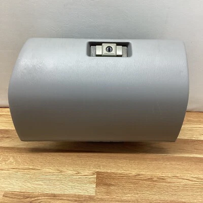 Guantera tablero derecho Mitsubishi Montero SPORT 2000-2004 compartimento de almacenamiento Foto 1 de 4