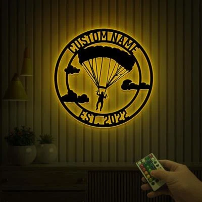 Arte de pared de metal paracaidismo personalizado con luz LED letrero de nombre de paracaídas personalizado Foto 1 de 4