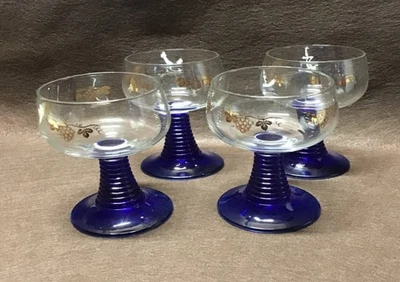 Copas de vino con tallo de pedestal cupé azul cobalto de colección. France Luminarc Juego de 4 Foto 1 de 4