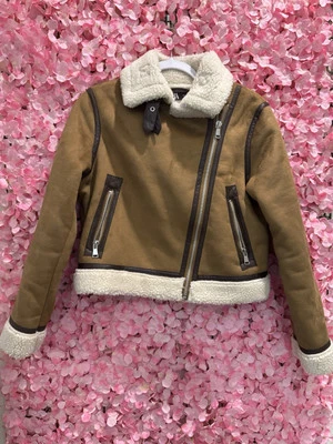 Chaqueta forrada de lana de oveja doble cara de gamuza sintética para mujer Zara talla 6 Foto 1 de 4