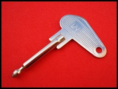 MARKENLOS Schlepper Universal Zündschlüssel Massey Ferguson Zündschloss Zündschloß Parts