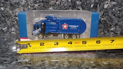 First Gear Republic Services 1/87 Scale Diecast Front-Load Garbage Truck - Image 1 of 4
