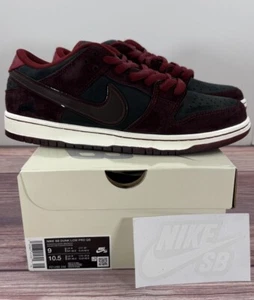 Nike SB Dunk Low Pro QS x RIOT Skateshop Mahogany Dark Beetroot Gr. 9 FZ1289-200 - Bild 1 von 11
