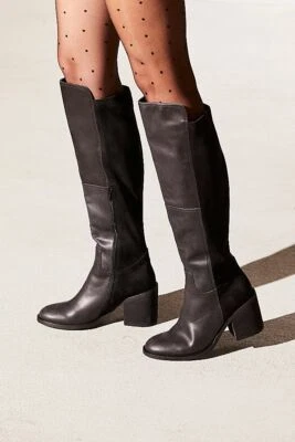 Nueva bota por encima de la rodilla Free People Landry talla 7 precio de venta sugerido por el fabricante: $300 cuero  Foto 1 de 4