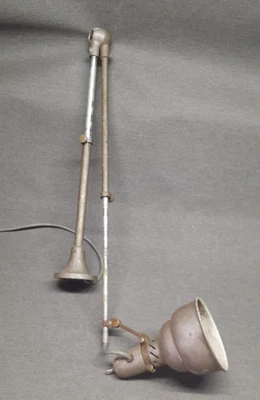 A RESTAURER Ancienne Lampe atelier architecte 2 bras telescopique Type SINGER - Photo 1/4