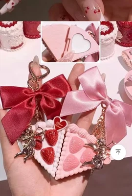 Flower Knows  Erdbeere, Amore festes Parfum  , Neu  - Bild 1 von 4