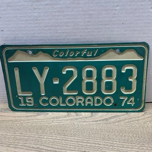 VTG Colorado Colorful 1974 US Car License Plate LY-2883 Snow Mountains Ski - Picture 1 of 3