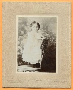 Albany, OR, Portrait of a Toddler Girl, by Harnish, circa late-1890s - Bild 1 von 2