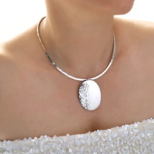 Gehämmert gestempelt massiv 925 Sterling 925 Silber große Choker Torc Geschenkverpackung - Bild 1 von 6
