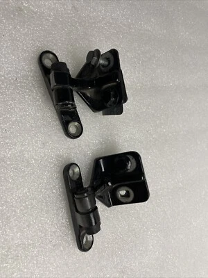 Mercedes Benz C 280 2007 juego de bisagras de puerta trasera izquierda del lado del conductor Foto 1 de 4