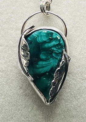 Colgante de plata de ley hecho a mano - hoja de malaquita con collar - único en su clase Foto 1 de 4