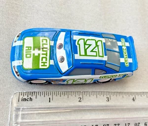 DISNEY PIXAR CARS #121 KEVIN SHIFTRIGHT 1:43 CLUTCH AID DIECAST METAL CAR - Picture 1 of 7