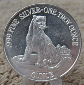 Mountain Lion Bobcat 1980 1 Troy OZ Ronda de plata .999 - Carlino Mint Las Vegas - Imagen 1 de 2