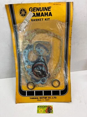 NUEVO JUEGO DE JUNTAS DE MOTOR YAMAHA 2G5-00000-20 XS400 XS 400 2E 2F OEM Foto 1 de 4