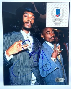 SNOOP DOGG SIGNED 8X10 PHOTO RAPPER DOGGYSTYLE DOGGFATHER NWA 2PAC TUPAC BAS - Picture 1 of 3