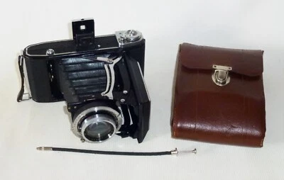 Zeiss Ikon Ikonta 521/2 Folding Camera Novar-Anastigmat 3.5/10.5+Compur-Rapid - image 1 of 4