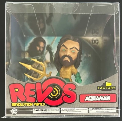 Figura de Aquaman coleccionable autoderezado de Factory Entertainment REVOS DC Comics Foto 1 de 4