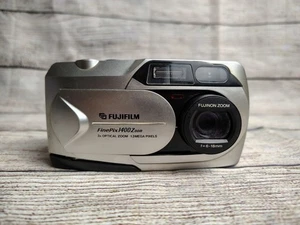 FujiFilm FinePix 1400 1.3MP Zoom Digital Camera W/ 32mb Memory Card Tested - Picture 1 of 10