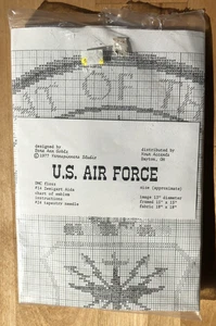 Vintage US Air Force Emblem Kreuzstich Kit 13" Durchmesser Neu aus altem Lagerbestand von Dora Ann Goble - Bild 1 von 2