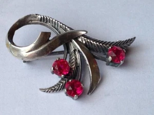 Broche broche vintage para mujer de plata de ley 875 prendedores piedra corindón URSS 5,83 g - Imagen 1 de 5