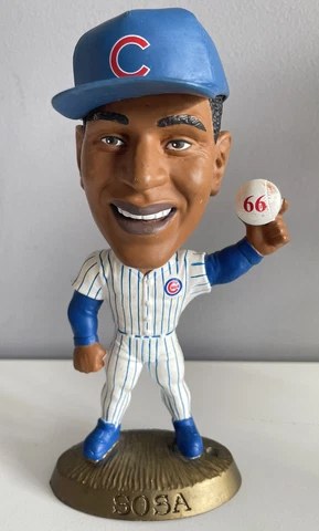 SAMMY SOSA Chicago Cubs #21 Home Run 1998 Season Figure 7" Tall w/HAT! Equity Cover
