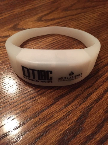 Los Angeles Clippers Exclusive Light Up Bracelet DTLAC 10/30/16 Cover