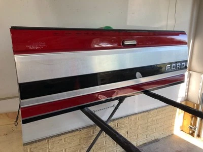 87-96 1987-1996  FORD F150, F250, F350 TAILGATE WITH FINSH PANEL RED/BLACK #2 - Image 1 of 4