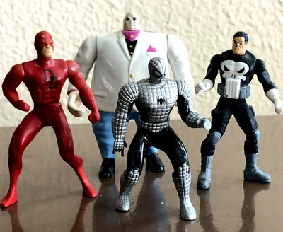 LOTE SURTIDO DE FIGURAS SUELTAS POSABLES FUNDIDAS A PRESIÓN DE METAL DE MARVEL Foto 1 de 4
