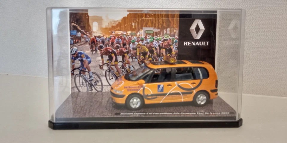 1:43 UNIVERSAL HOBBIES EAGLE RACE RENAULT ESPACE 3 PATRULLERO TOUR DE FRANCIA Foto 1 de 4