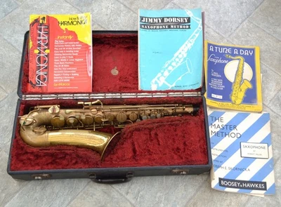 Vintage Buescher Alto Sax Aristocrat c 1937  Ser no 281163 parts shown cased - Image 1 of 4
