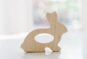 Bannor Toys Madera Conejo Conejo Agarrar Juguete Bebé Mordedor Madera Natural Neutro - Imagen 1 de 3