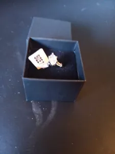 Beautiful Cubic ZIRCONiA - Picture 1 of 4