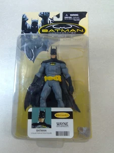 Figura sellada DC Direct Batman Incorporated Batman gris y negro - Imagen 1 de 6