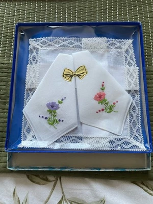 Vintage Boxed Embroidered Ladies Handkerchiefs Floral Embroidery 2 Boxed Sets - Image 1 of 4