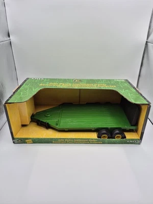 ERTL John Deere Implement Trailer 1/16 Scale Die-Cast #15204 2001 New Sealed - Image 1 of 4