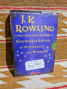 Hogwarts Bibliothek HEXEREI & ZAUBEREI von J. K. Rowling (2001 HC) Illst VERSIEGELT!! - Bild 1 von 7