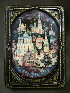 Russian traditional box, lacquer miniature Kholui. Suzdal. Old Russian town - Picture 1 of 9