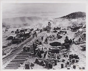 Railroad Construction  * Rare ICONIC RAILROAD WORKERS ENGINE RR c.1940s Photo - Picture 1 of 2