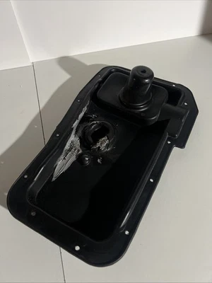 Polaina de cambio Land Rover Discovery 2 goma para 5 velocidades 1999-2004 (dañada) Foto 1 de 4