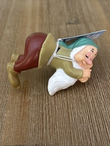 Disney Topfhänger - Sleepy der Zwerg Schneewittchen - Resin - Neu mit Etikett - Bild 1 von 4