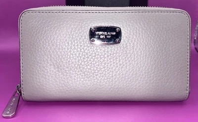 Cartera Michael Kors Jet Set Viaje Continental Cremallera Alrededor Cuero Gris NUEVA 0532 Foto 1 de 4