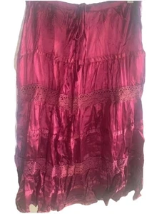 Neu mit Etikett Satin Blumenmuster Spitzenrock Slip Wein abgestufter Kordelzug - Bild 1 von 3